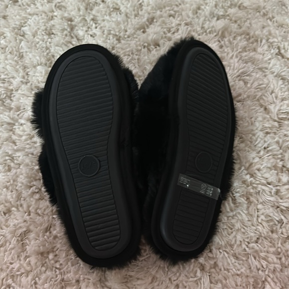 Abercrombie Slippers - Picture 4 of 5
